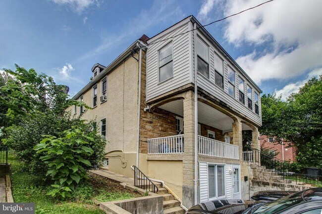 Building Photo - 6120 41st Ave