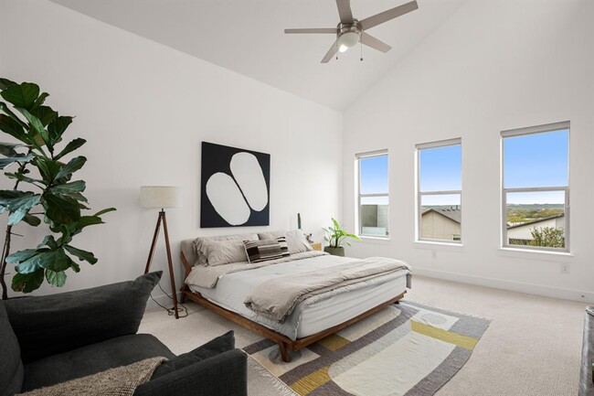 Building Photo - 6013 Florencia Ln