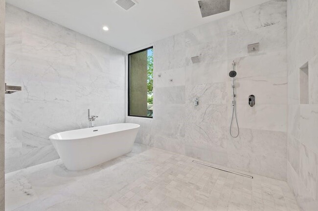 Building Photo - 3500 Cactus Wren Way