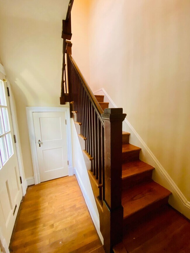 Building Photo - 4208 Fitzhugh Ave