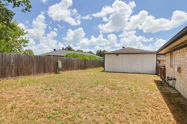 Building Photo - 815 Park Meadow Dr