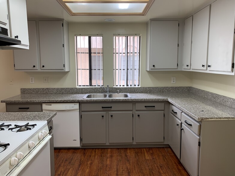Building Photo - 2307 N Cahuenga Blvd