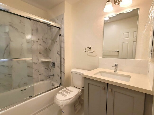 Building Photo - 37426 Parish Cir