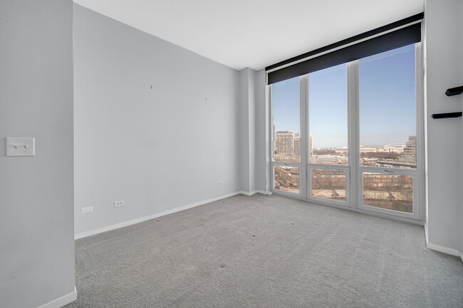 Building Photo - 1600 S Indiana Ave