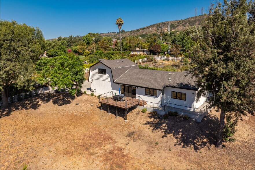 Building Photo - 2474 Barbara Dr