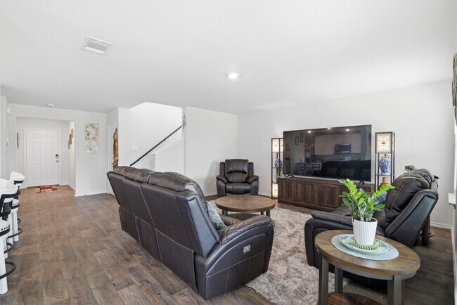 Building Photo - New 4-bed 3-bath home available near Lackland AFB! Move in Now!