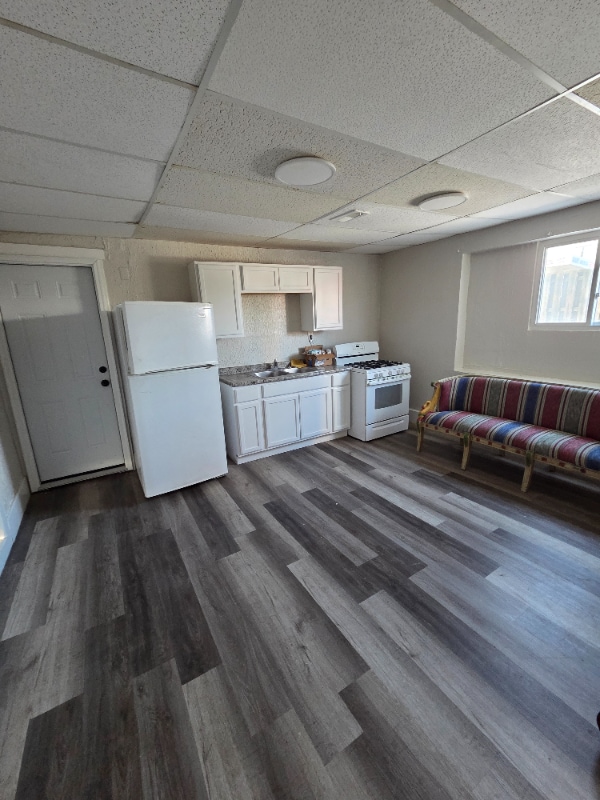 Building Photo - 15220 Saranac Rd