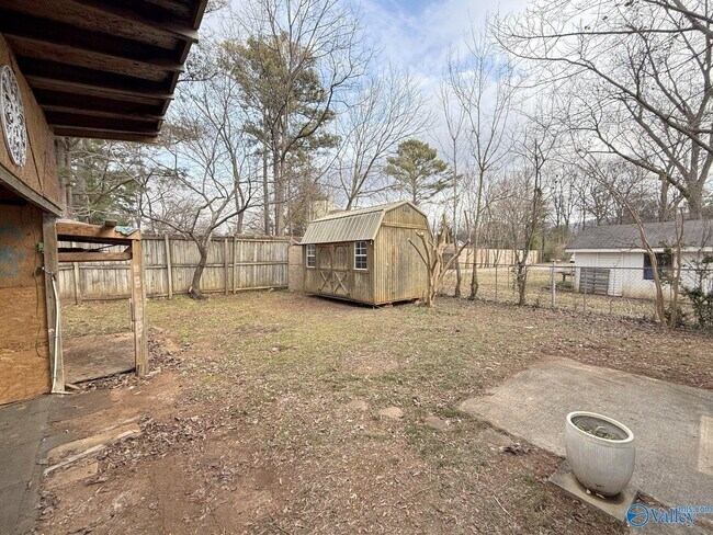 Building Photo - 1507 McCullough Ave NE