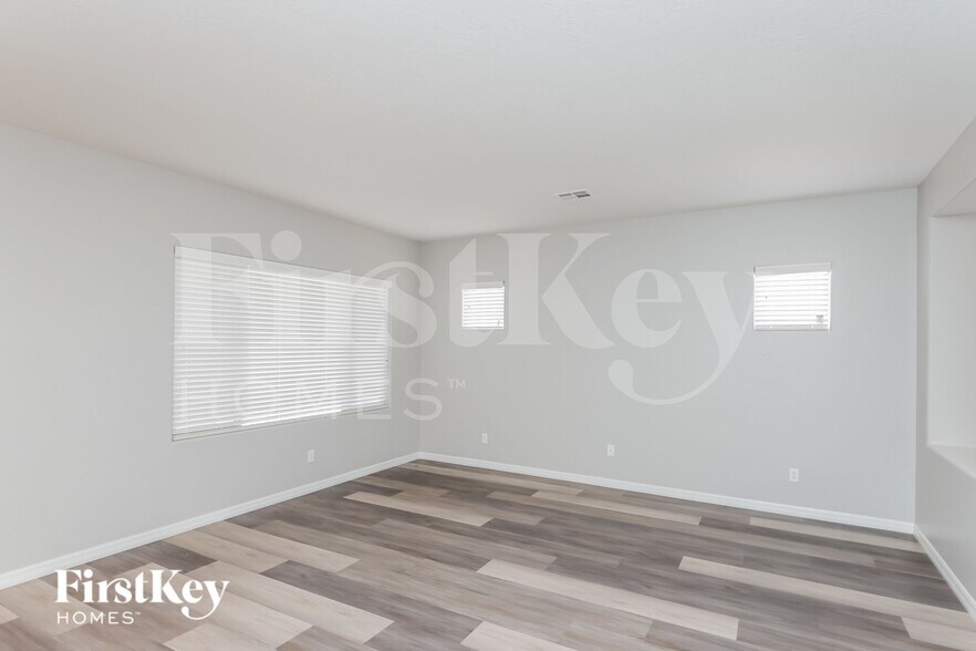 Building Photo - 5595 Criollo Dr