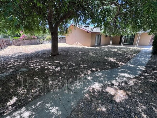 Building Photo - 1782 N Klein Ave