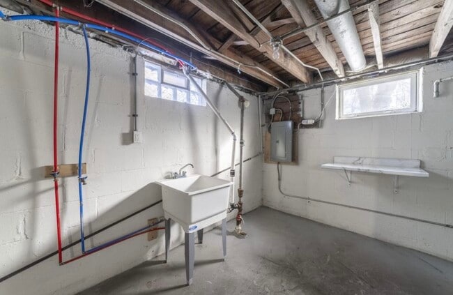 Building Photo - 2267 Tennessee St