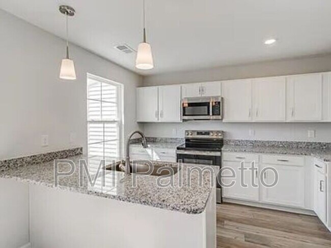 Building Photo - 3022 Harborview Dr