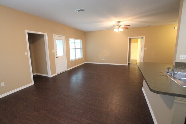 Building Photo - 19401 King Ranch Dr