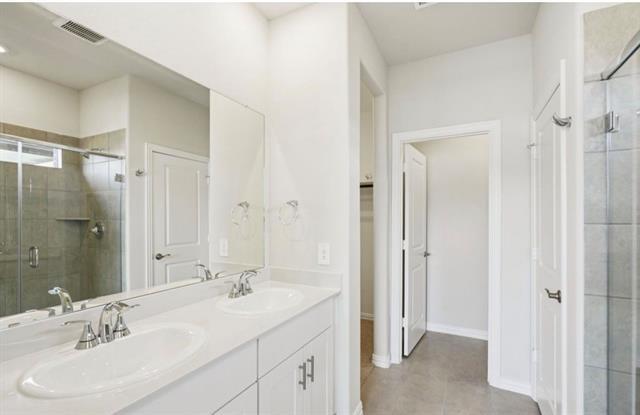 Building Photo - 517 Clover Crk Dr