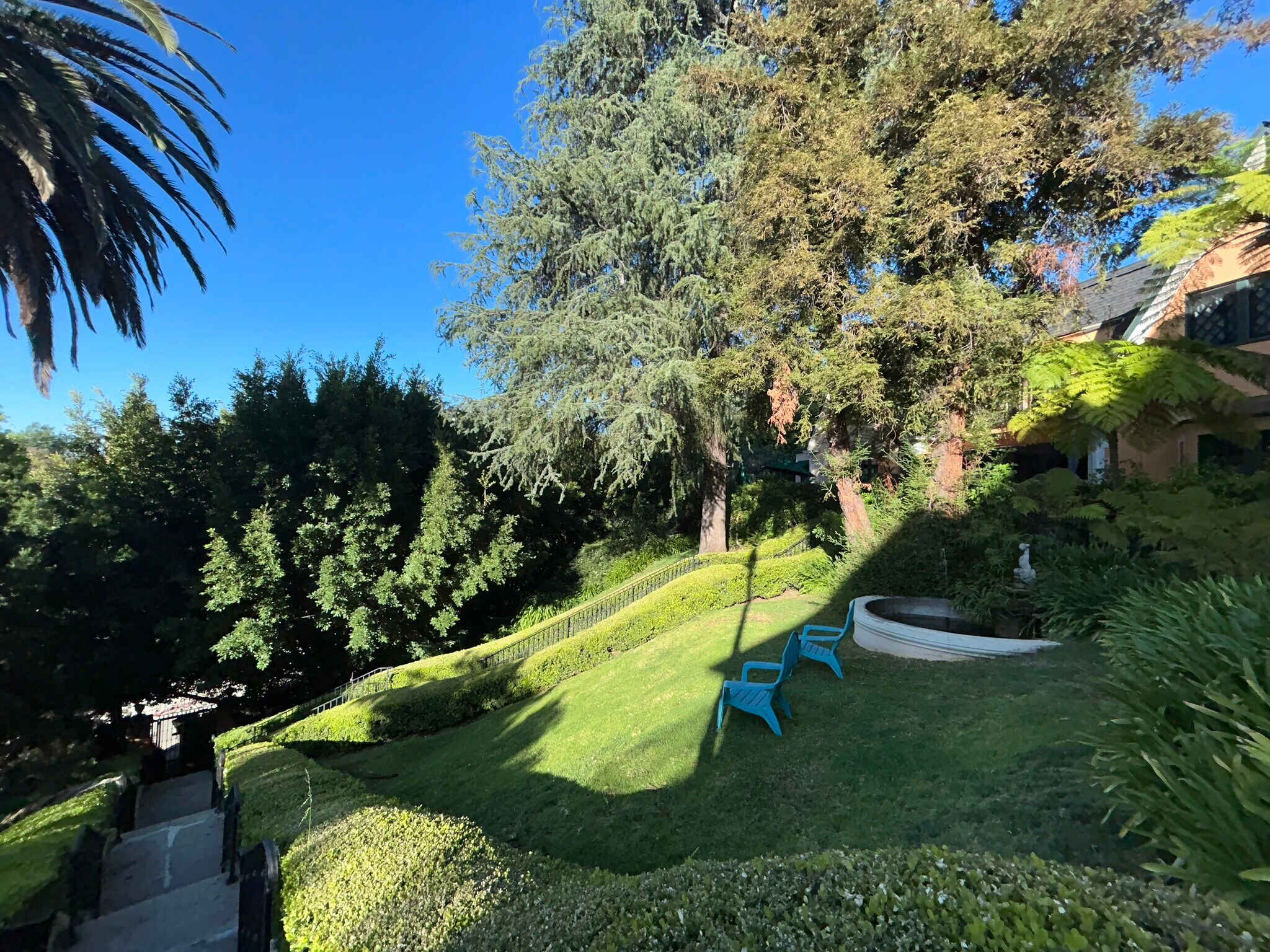 Building Photo - 1954 Hillcrest Rd