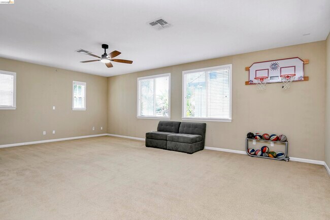 Building Photo - 5563 Arcadia Cir