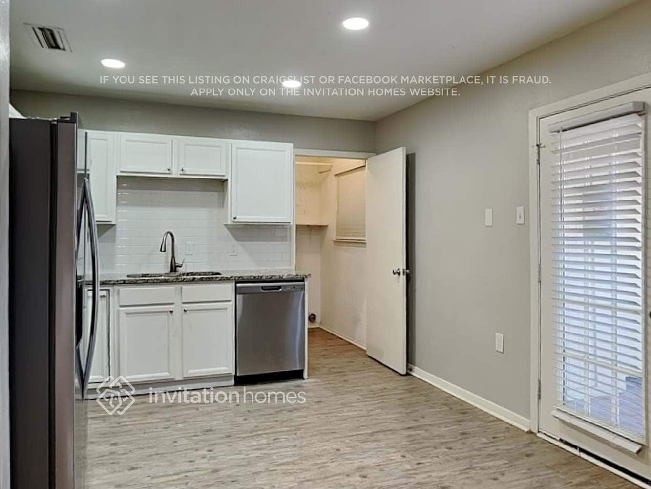 Building Photo - 807 Grassy Glen Dr