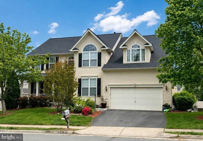 Building Photo - 820 Saddleback Pl NE