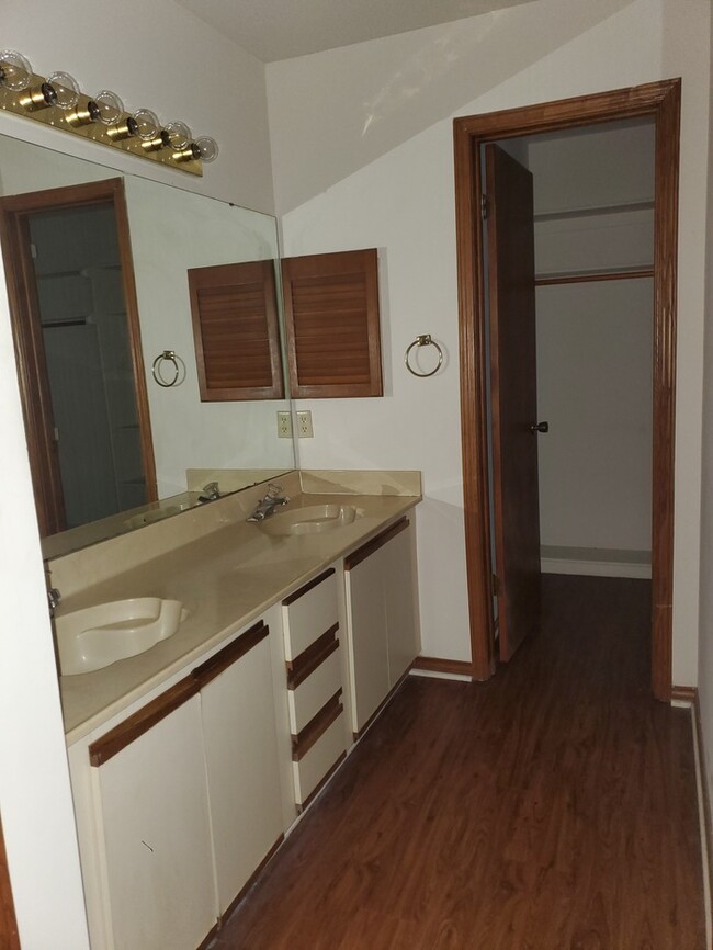 Primary Photo - 5403 Palm Valley Dr N