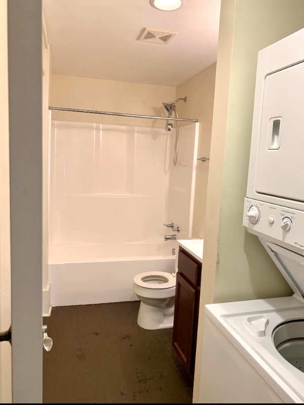 Building Photo - 409 Main St