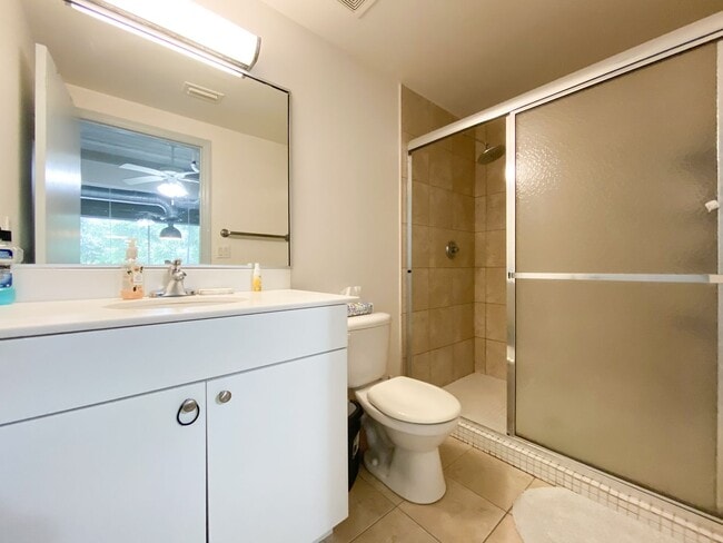 Building Photo - Lofts Oasis #105 - Pet Friendly!