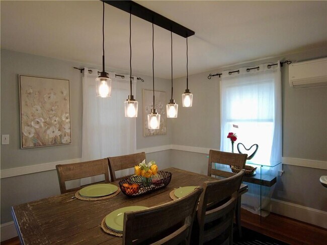 Building Photo - 80 Mauran St