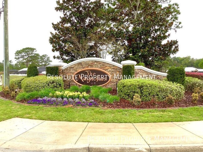 Building Photo - The Magnolias! 4 Bed, 2 Bath - Available Now