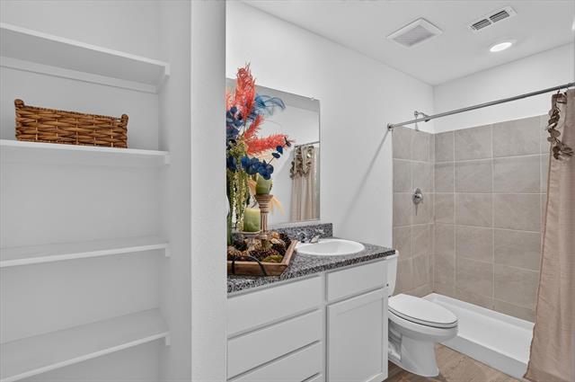 Building Photo - 6825 Sunbeam Cir