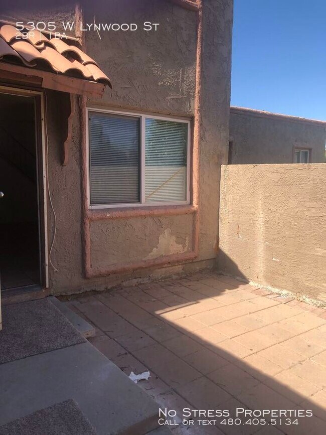 Building Photo - 2 Bedroom Town Home at 53rd Ave and McDowell!
