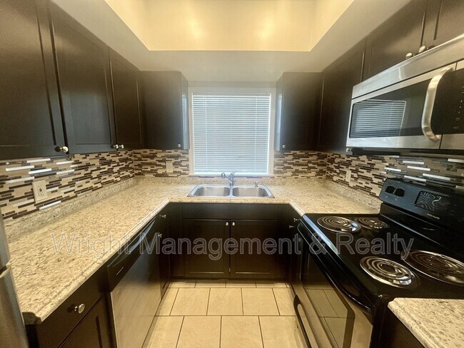 Building Photo - 505 S Westland Ave