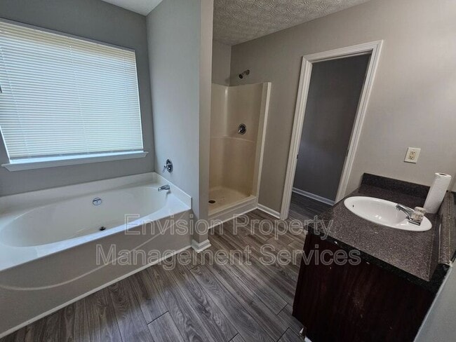 Building Photo - 1556 Arbor Pl Dr