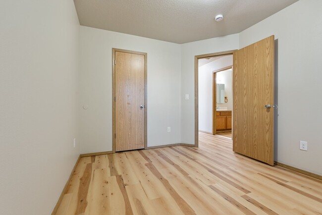 Building Photo - Spacious 4-Bedroom Home in SE Portland!