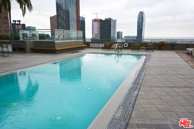 Building Photo - 1100 Wilshire Blvd