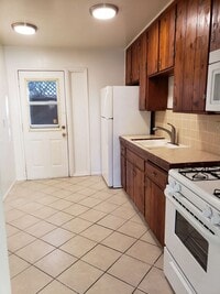 Building Photo - $1000 Move In Holiday Special!! La Mesa 2bdr with large private yard