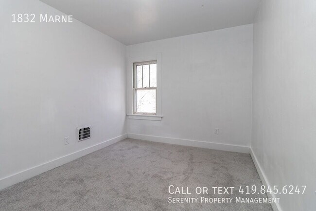 Building Photo - 1832 Marne-