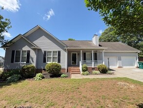 Building Photo - 3 Bedroom, 2 Bathroom House in Winston-Salem!