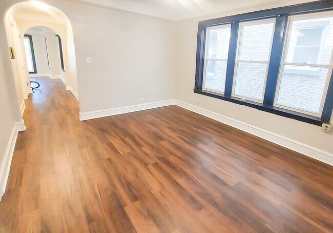 Building Photo - 4835 Lee St