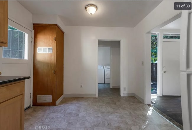 Building Photo - 1010 Warner St