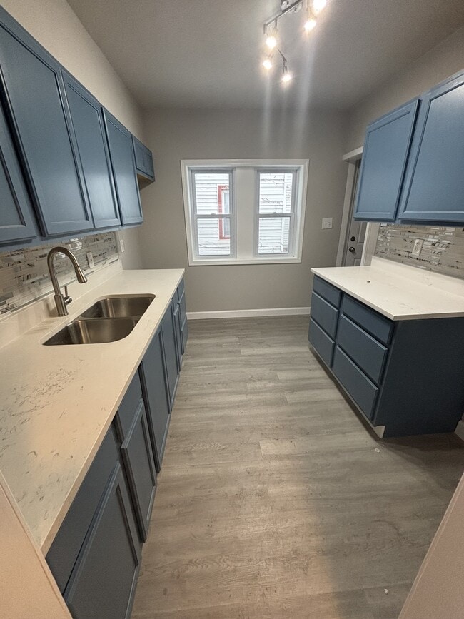 Building Photo - 373 Taft Pl