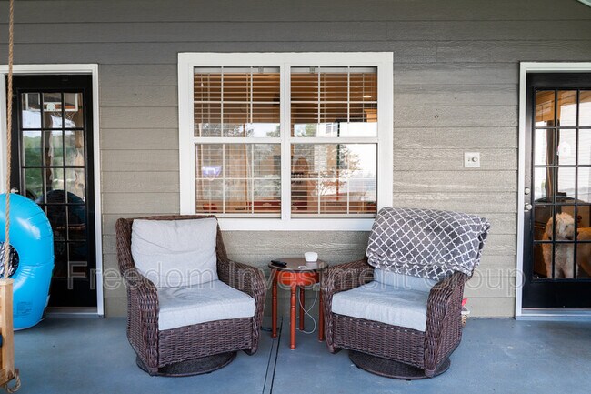 Building Photo - 1000 Harbour Shore Dr