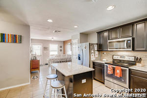 Building Photo - 10715 Noble Canyon