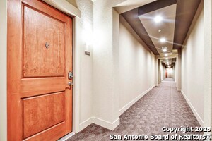 Building Photo - 7204 Oak Manor Dr