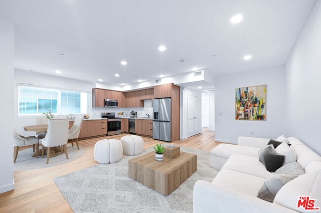 Building Photo - 14811 Erwin St