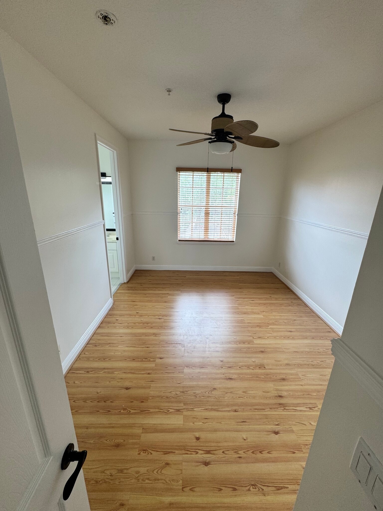3rd bedroom - 898 University Blvd