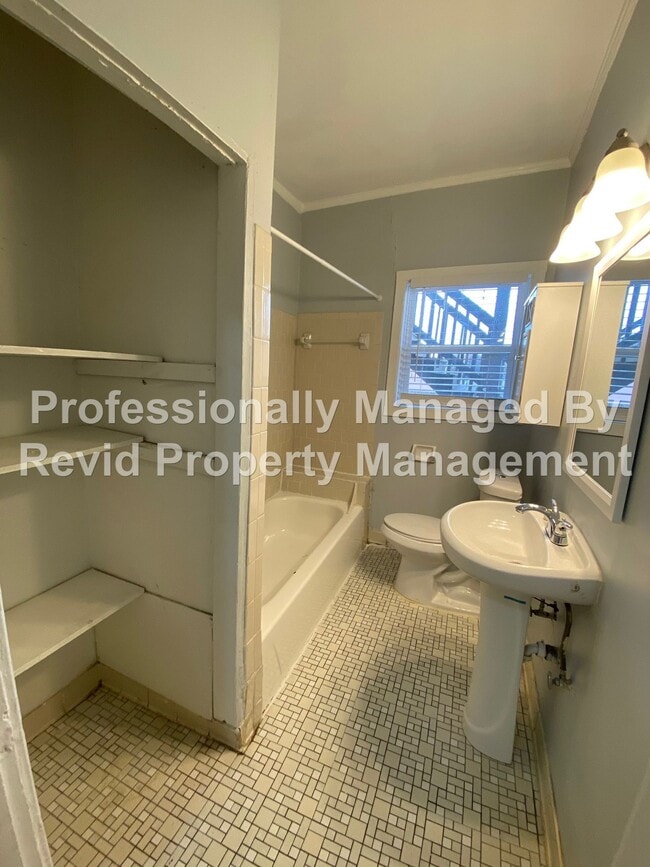 Building Photo - The Gables at Auburndale!