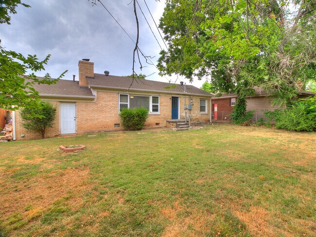 Building Photo - 1414 Oxford Way