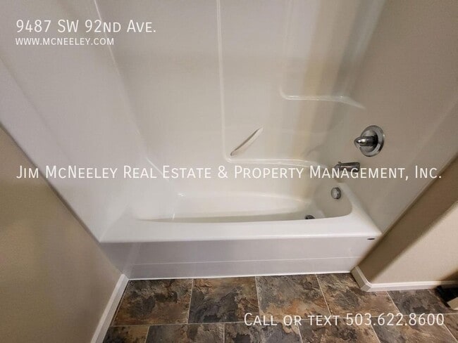 Building Photo - 9487 SW 92nd Ave