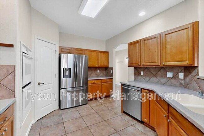 Building Photo - 7124 Glyndon Trail NW
