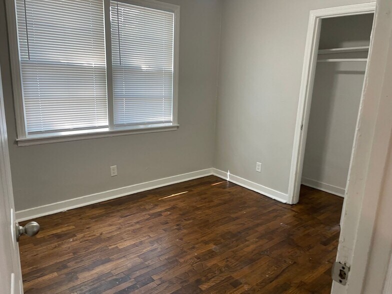 Building Photo - 1872 Portland Ave