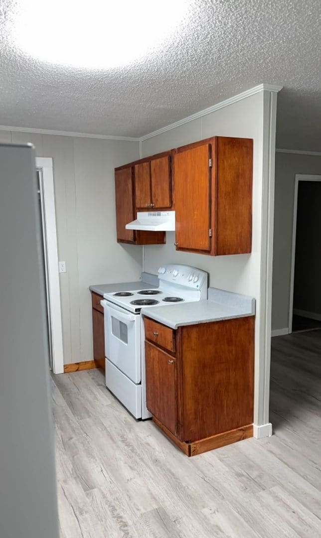 Building Photo - 4 Bed/2 Bath House
